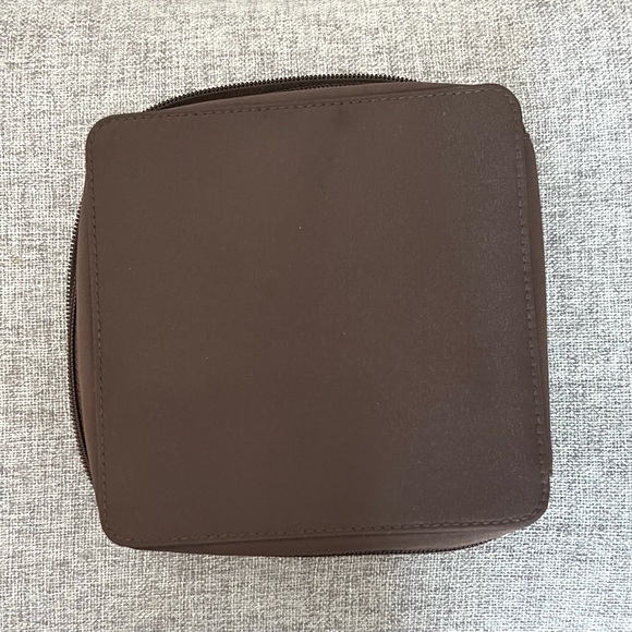 Salvatore Ferragamo Parfums Toiletry Cosmetics Make Up Bag Brown Good Condition - Picture 8 of 10